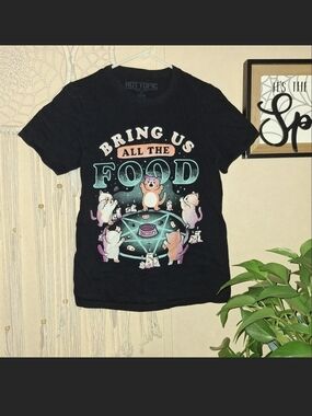 Hot Topic Black Tee with Pastel Cat Dinner Graphic